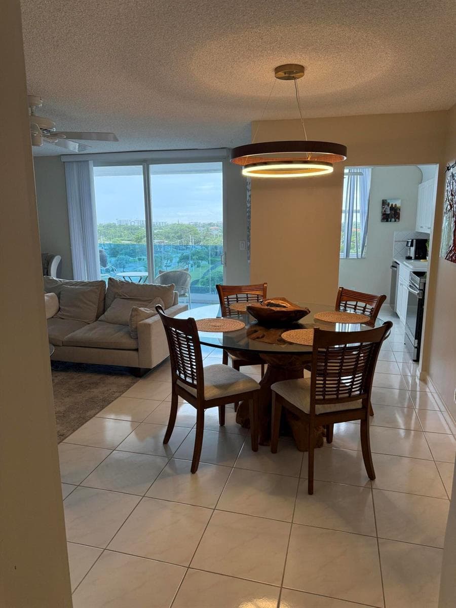 2639 N Riverside Drive 605 photo 2