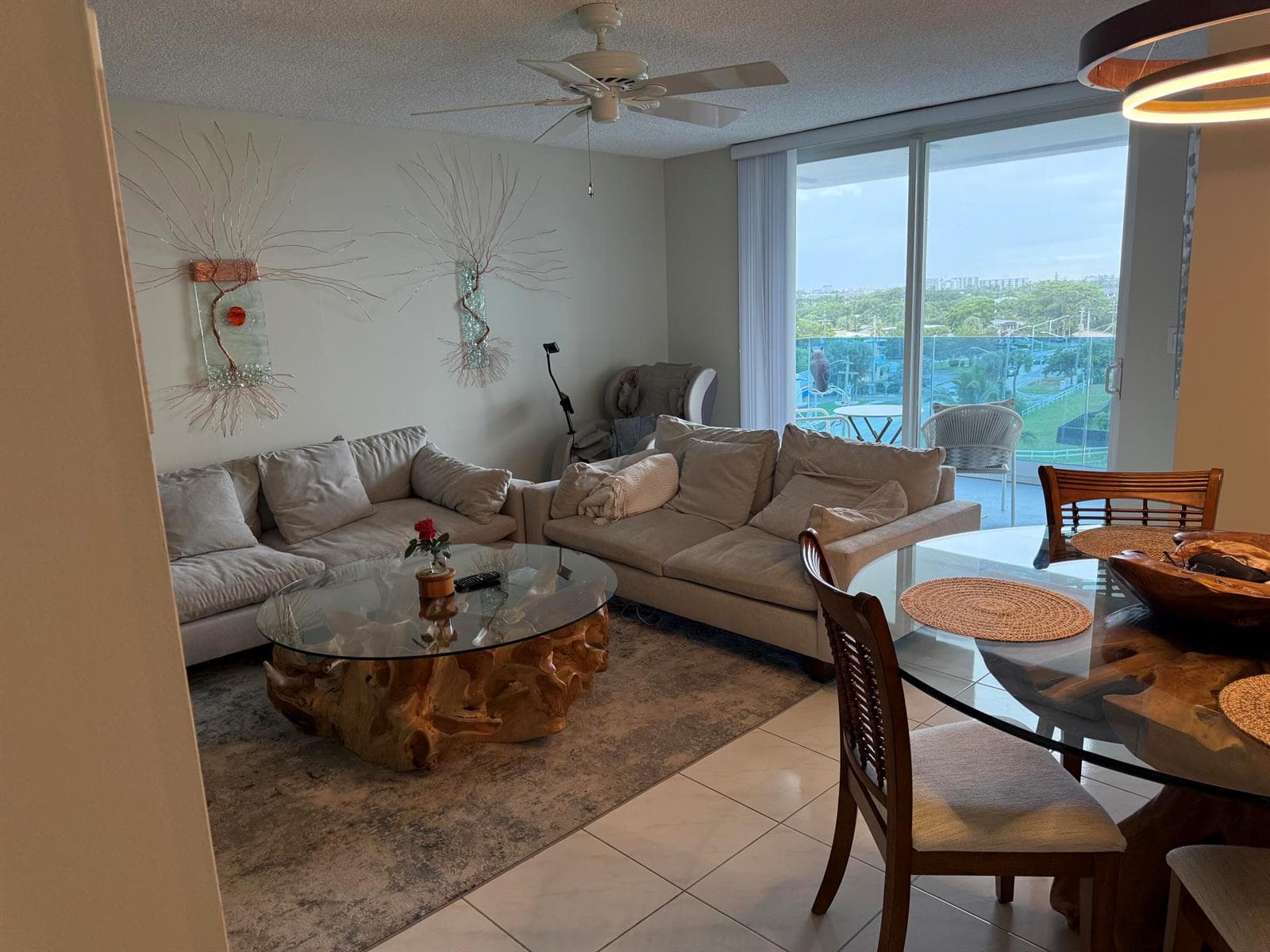 2639 N Riverside Drive 605 photo 5