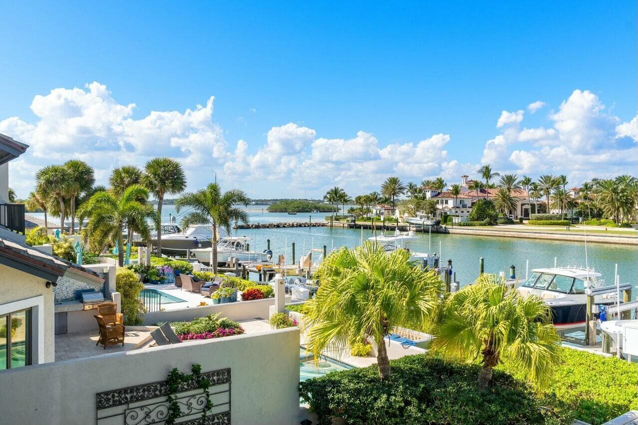 6549 SE South Marina Way photo 1