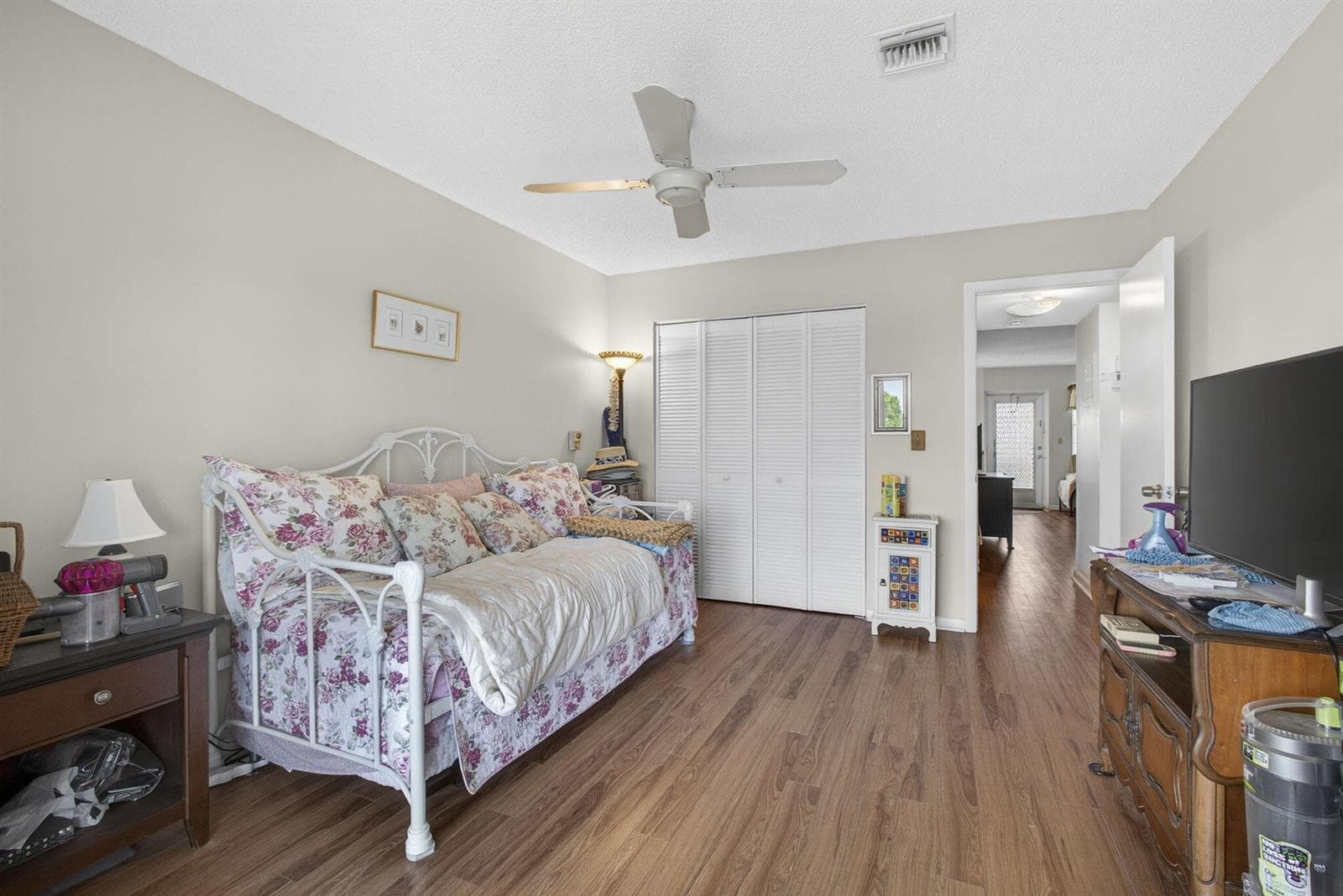 272 BEDFORD K photo 12