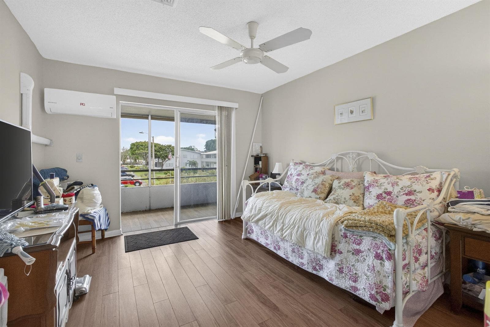 272 BEDFORD K photo 11