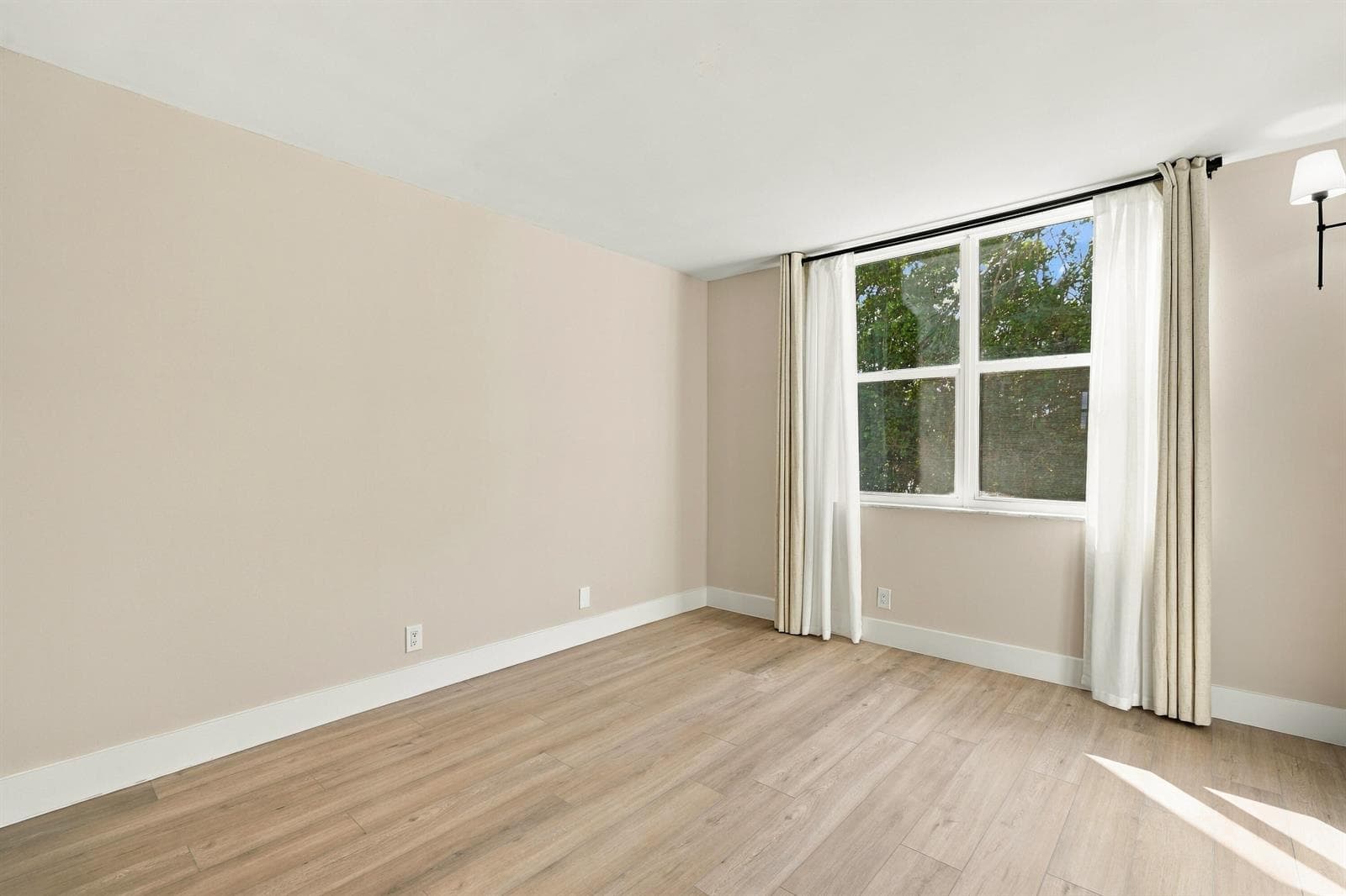 1810 NEW PALM Way 316 photo 23