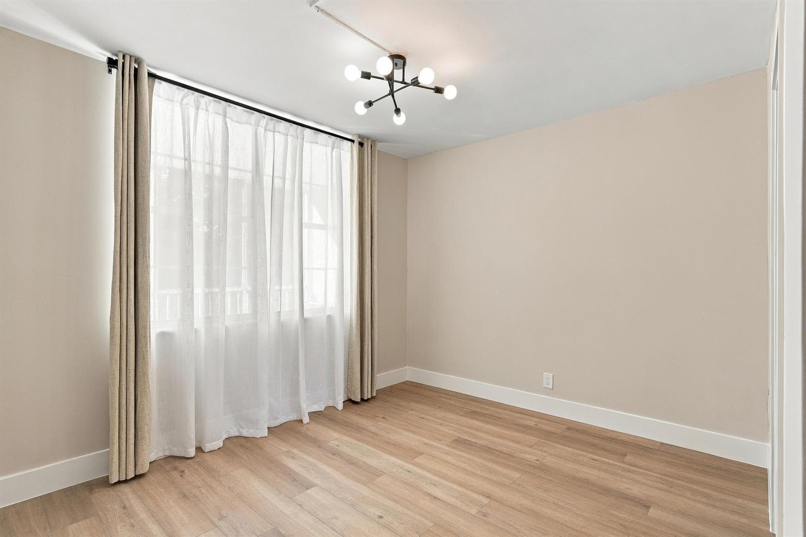 1810 NEW PALM Way 316 photo 17