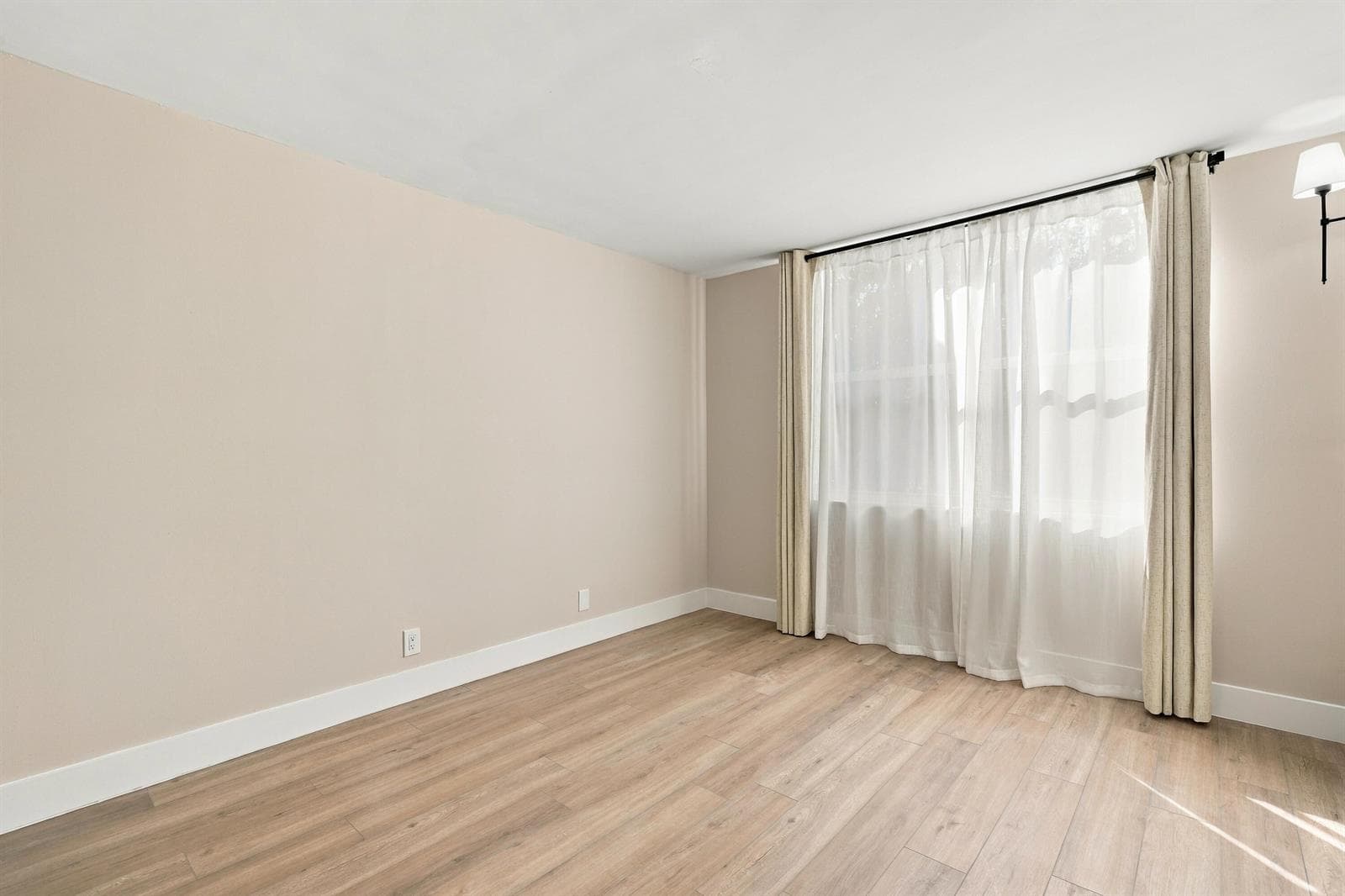1810 NEW PALM Way 316 photo 22