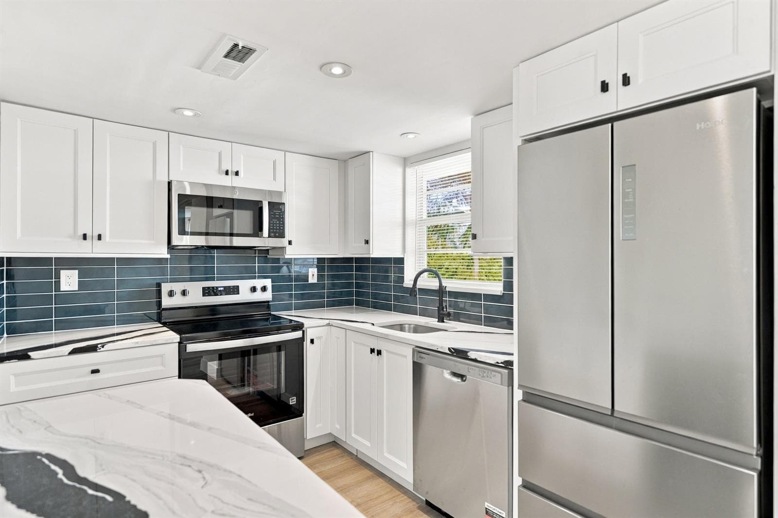 1810 NEW PALM Way 316 photo 10