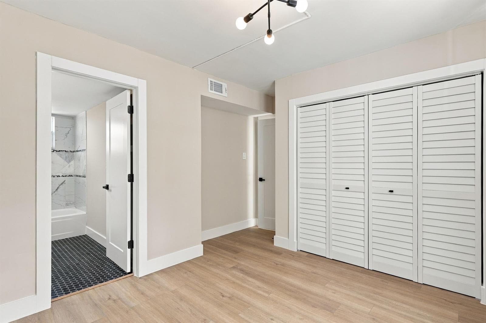 1810 NEW PALM Way 316 photo 19