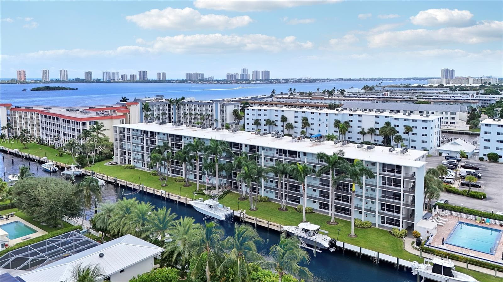 109 Paradise Harbour Blvd 406 photo 24