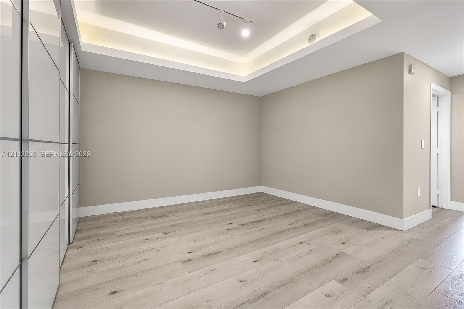3330 NE 190th St 2016 photo 22