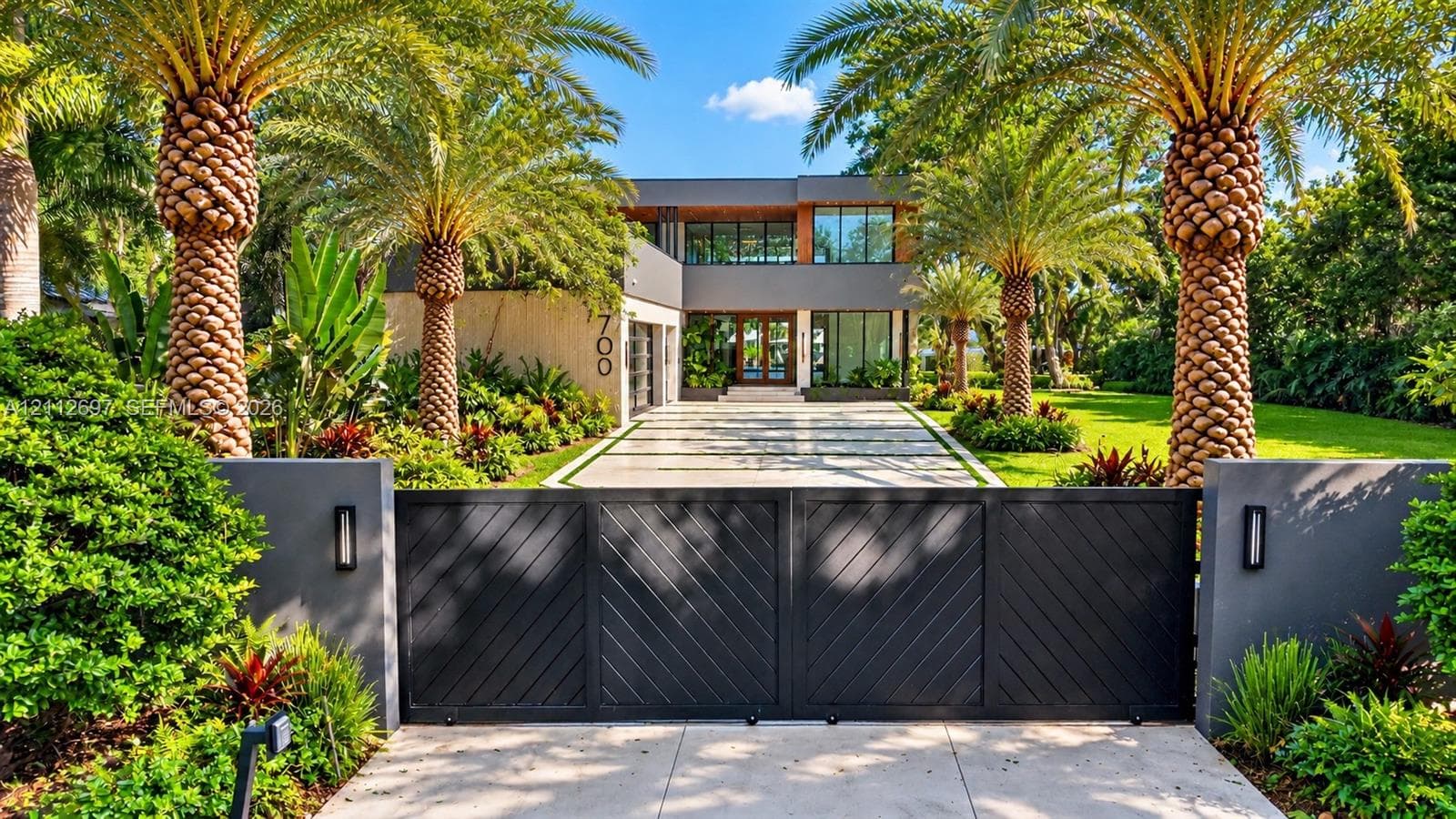700 SW 12th Ave 2