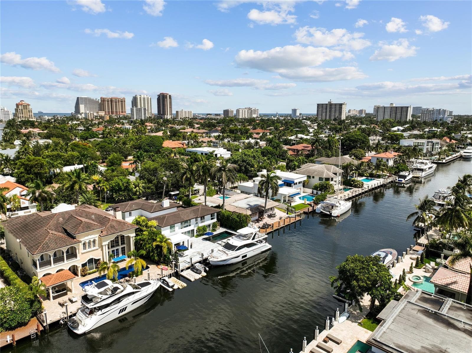 325 SEVEN ISLES Drive photo 6