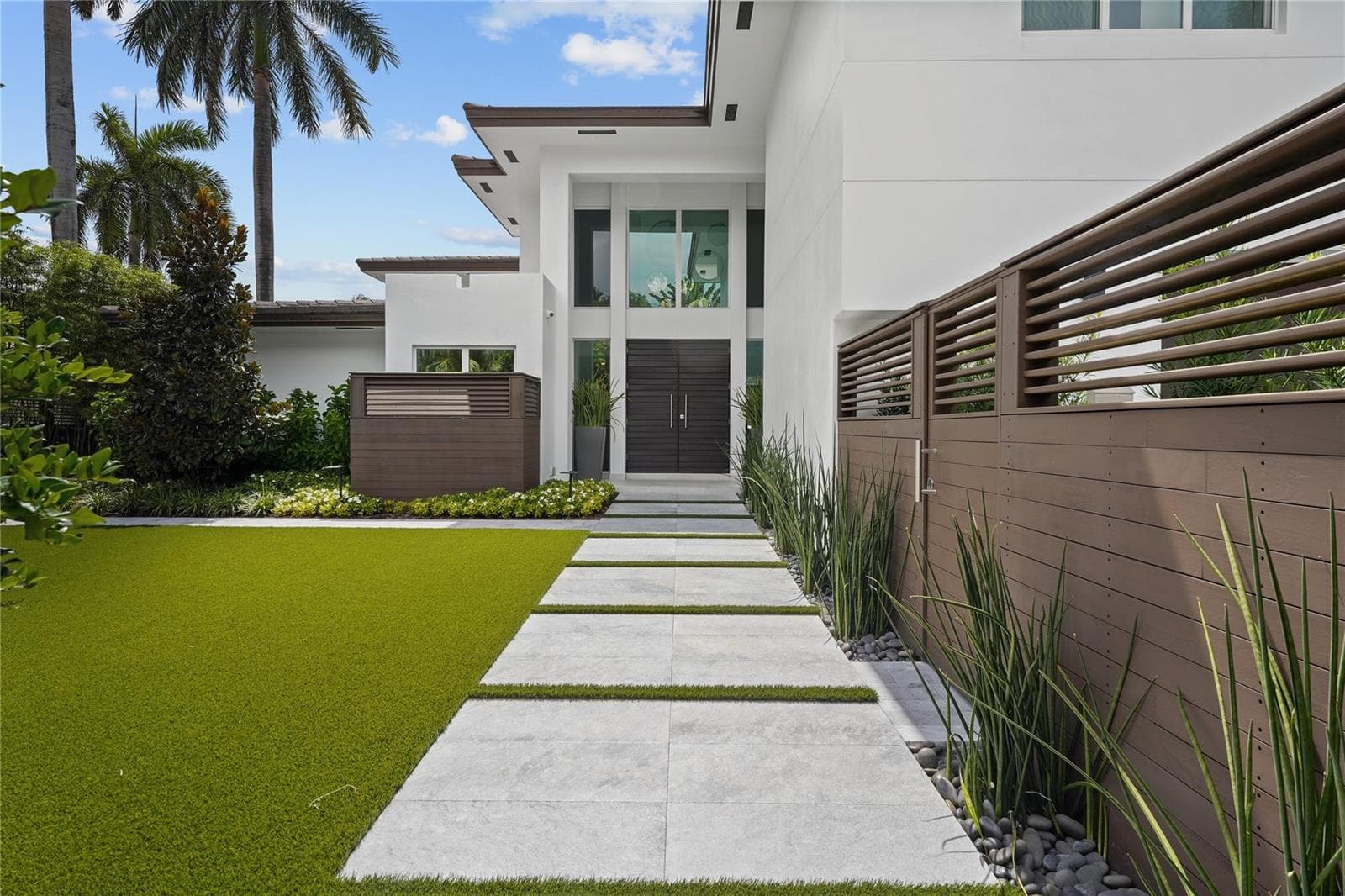 325 SEVEN ISLES Drive photo 11