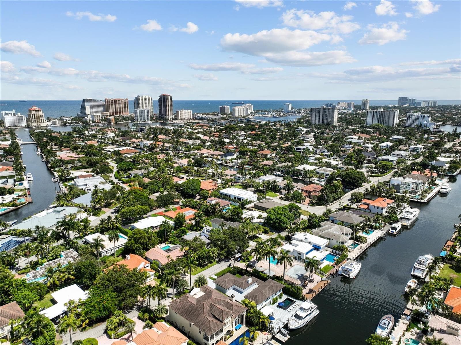 325 SEVEN ISLES Drive photo 4