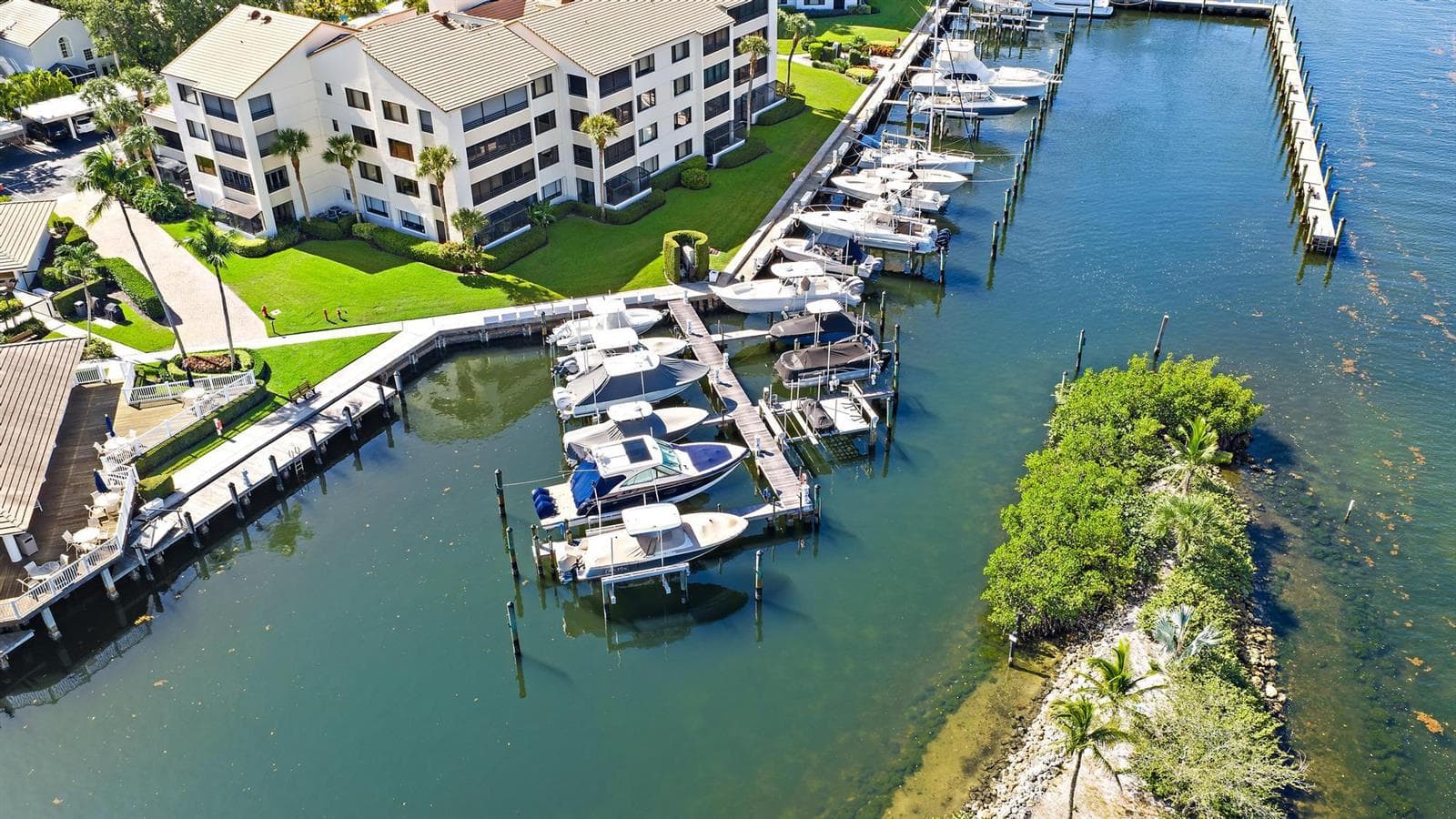 514 OAK HARBOUR Drive photo 8