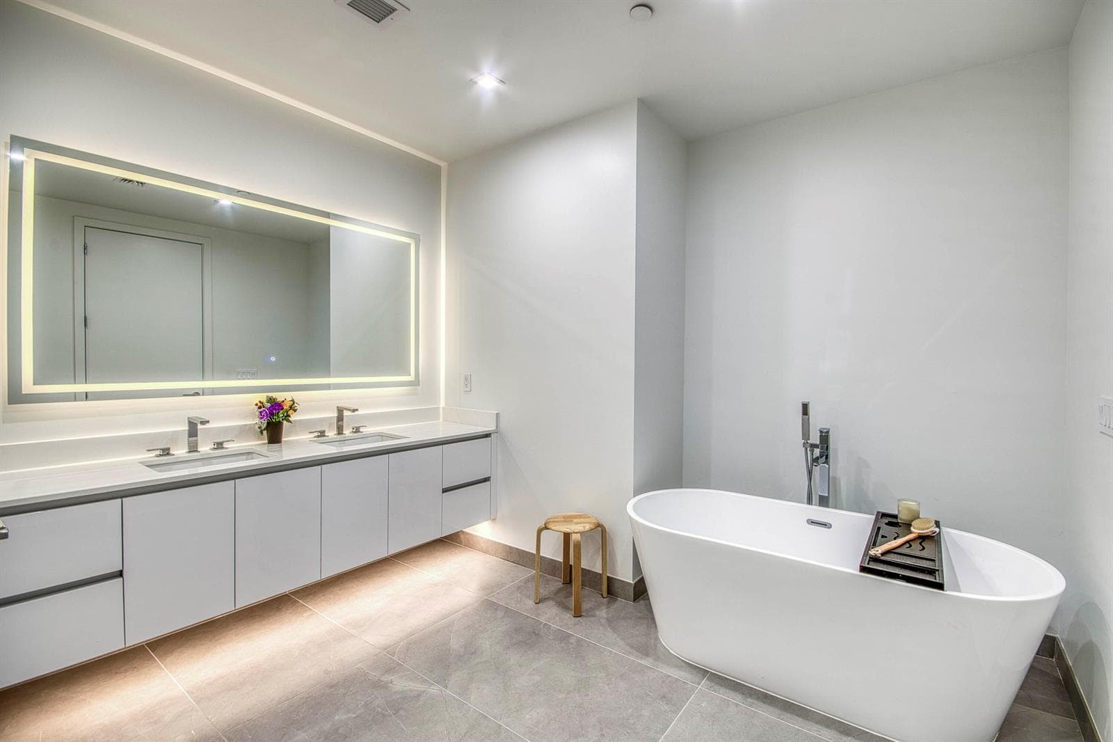 220 Lake Shore Drive 1207 photo 24