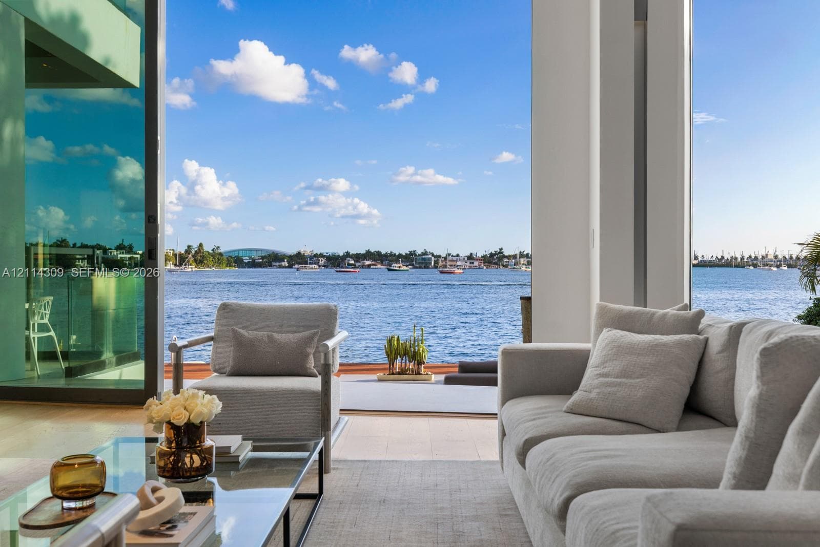 1374 S Venetian Way 5