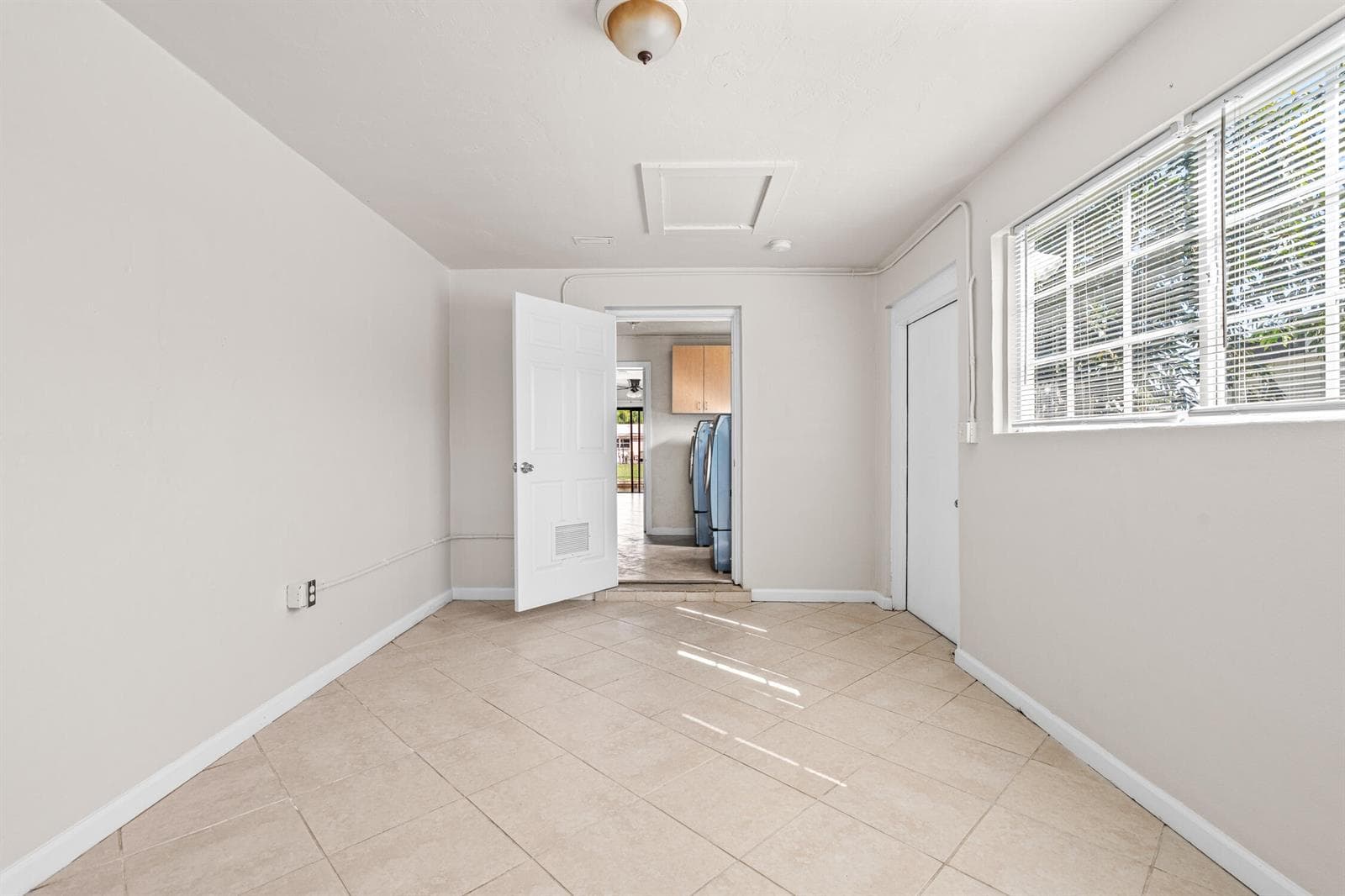 1700 SW 5TH Avenue photo 9