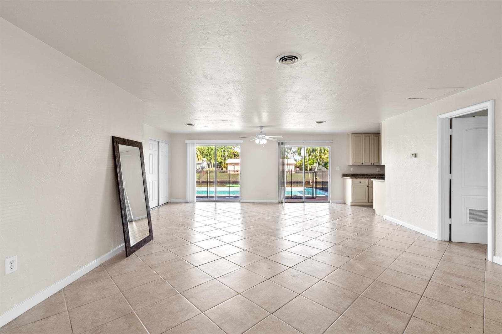1700 SW 5TH Avenue photo 24
