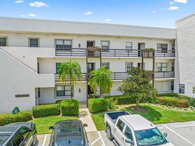 1950 SW PALM CITY Road 1-202 photo 24