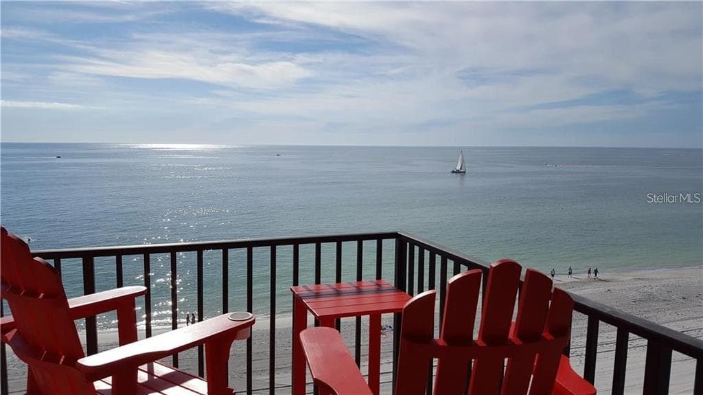 15316 GULF BOULEVARD 604 photo 3