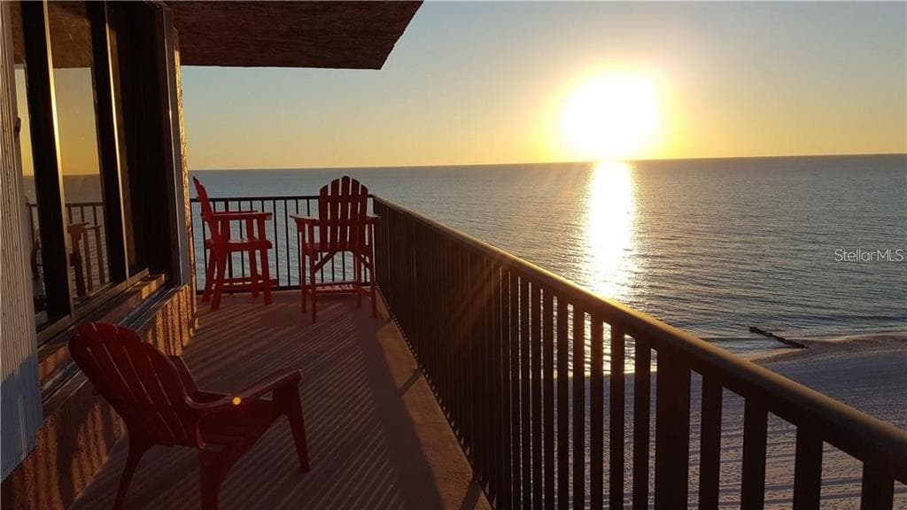 15316 GULF BOULEVARD 604 photo 4