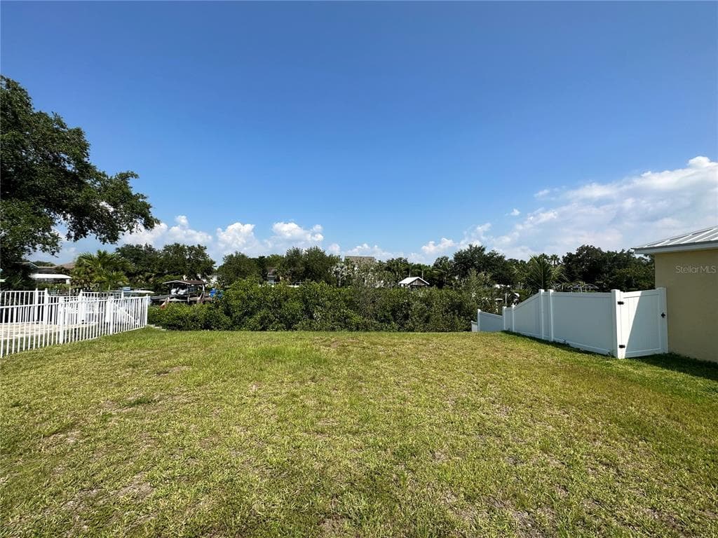 421 BAHAMA GRANDE BOULEVARD photo 4