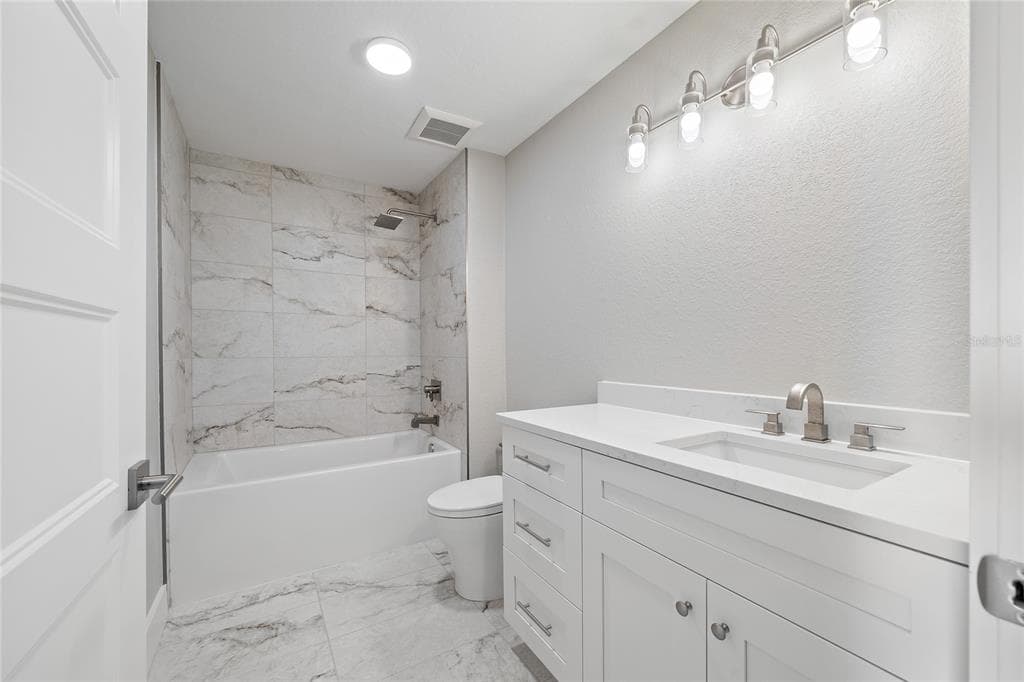 14048 GULF BOULEVARD 402 photo 23