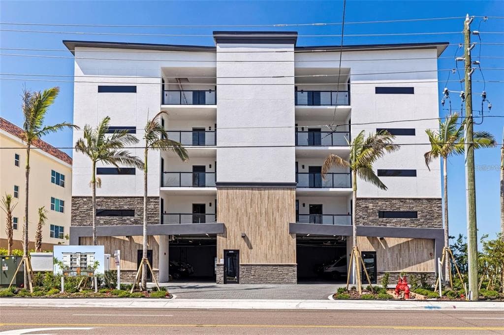 14048 GULF BOULEVARD 402 photo 2