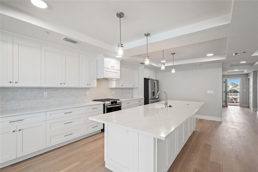 14048 GULF BOULEVARD 402 photo 10
