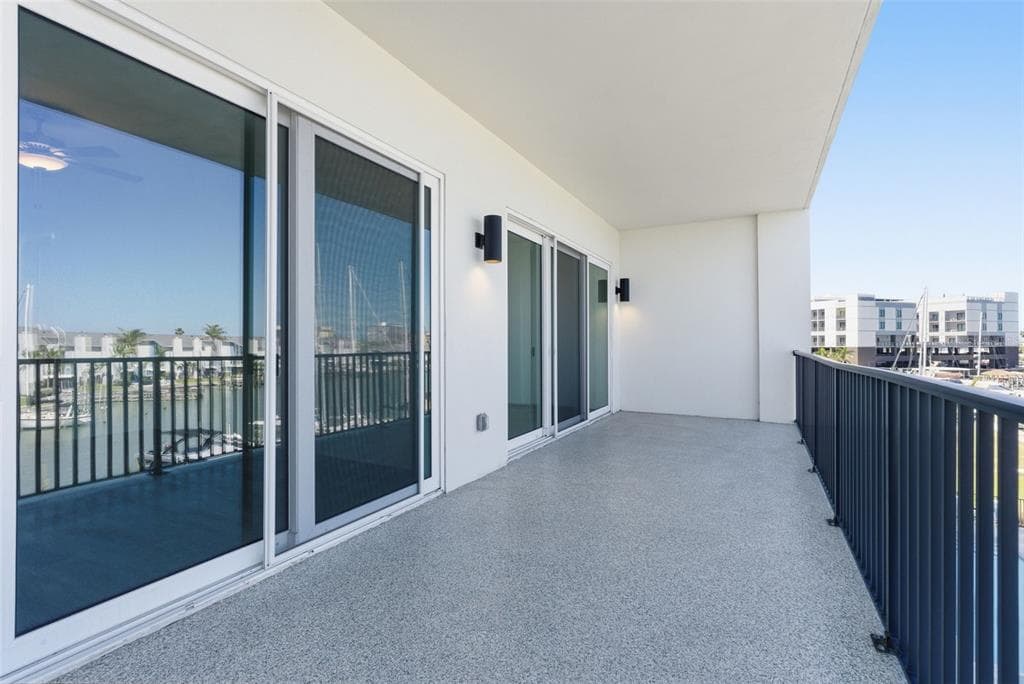 400 150TH AVENUE 305 photo 23