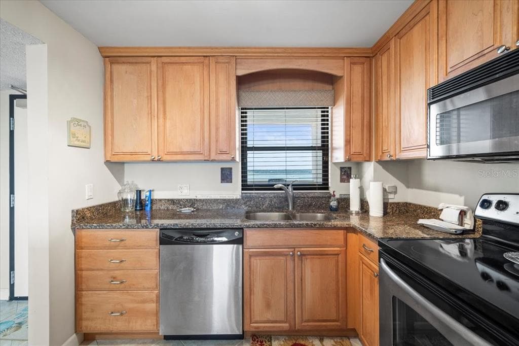 1270 GULF BOULEVARD 1903 photo 15