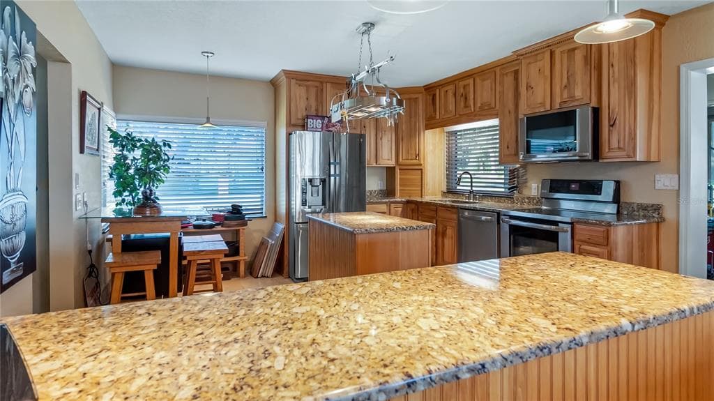 1241 W LAKESHORE DRIVE photo 13