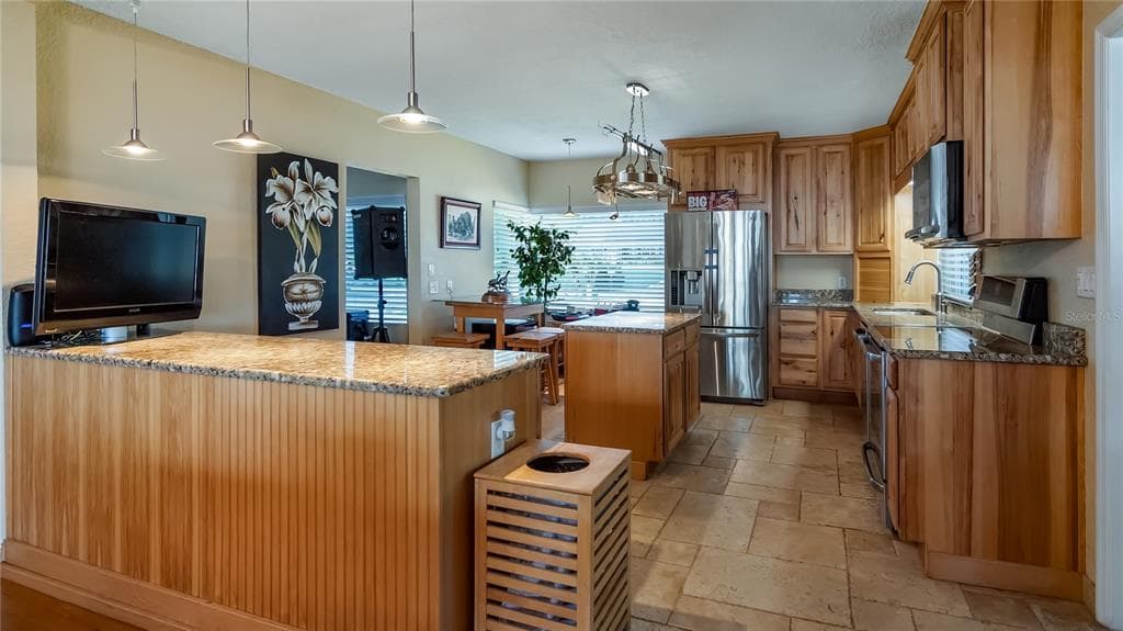 1241 W LAKESHORE DRIVE photo 12