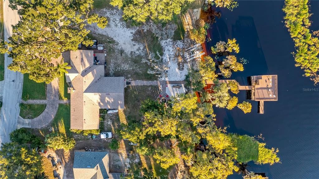 1241 W LAKESHORE DRIVE 4
