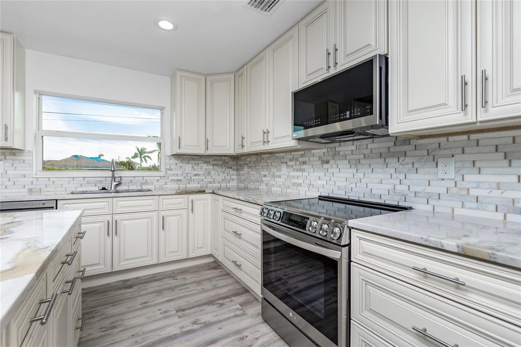 8099 WALBERT STREET photo 7