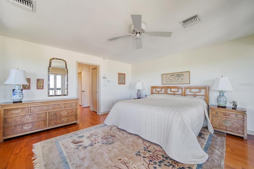 1198 MANDALAY POINT photo 18