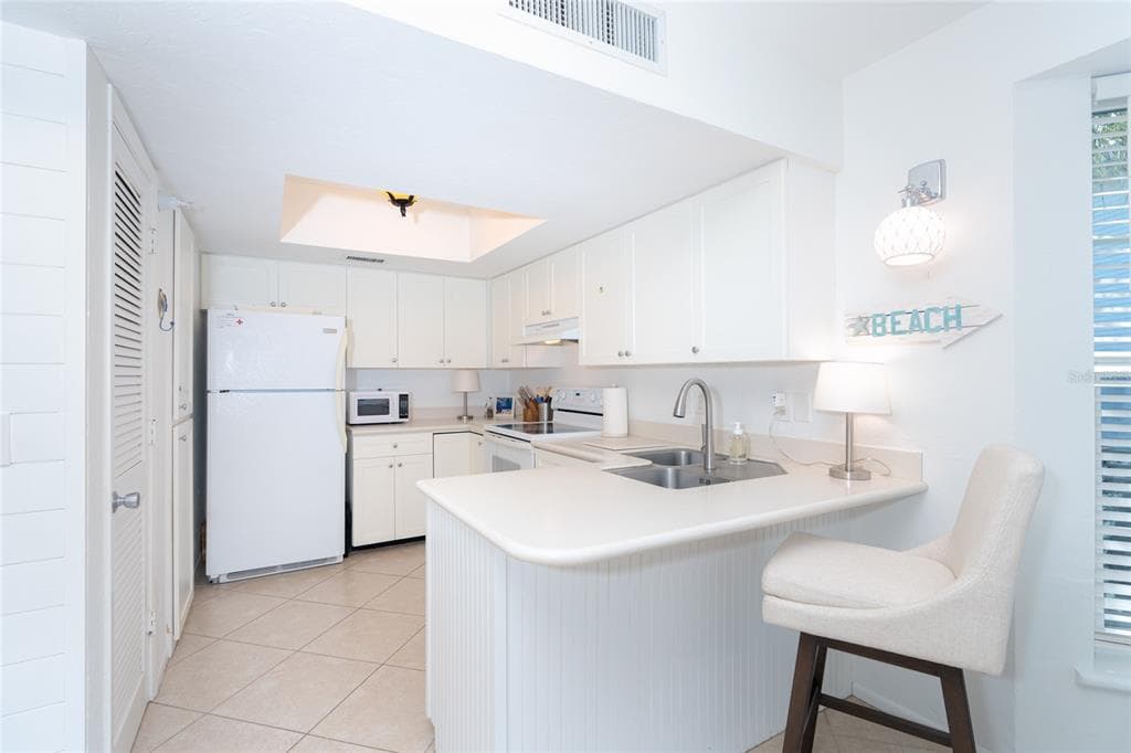 7450 PALM ISLAND DRIVE 3411 photo 9