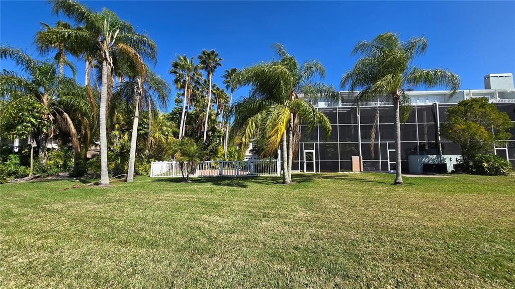 1648 LAGO VISTA BOULEVARD photo 12