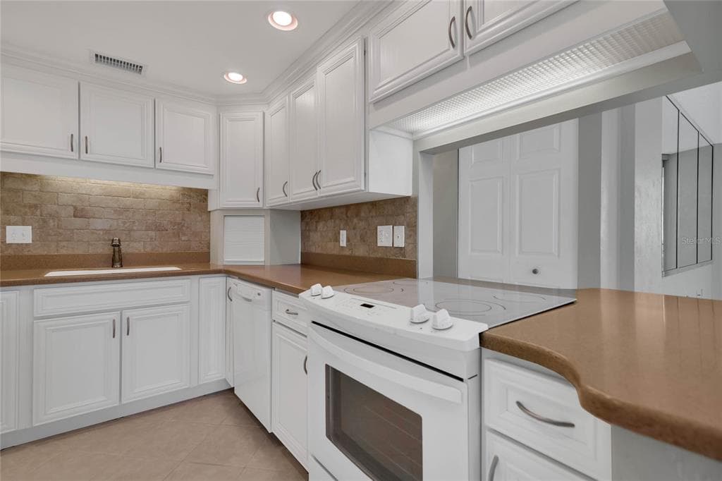 1415 OCEAN SHORE BOULEVARD 1112 photo 4