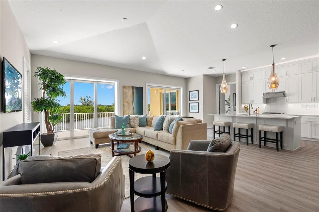 47A BAYVIEW COURT S photo 3