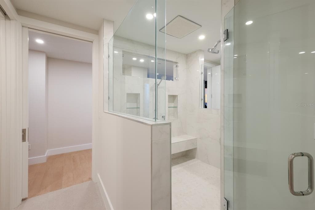 84 AVENIDA VENECCIA 202 & 203 photo 18