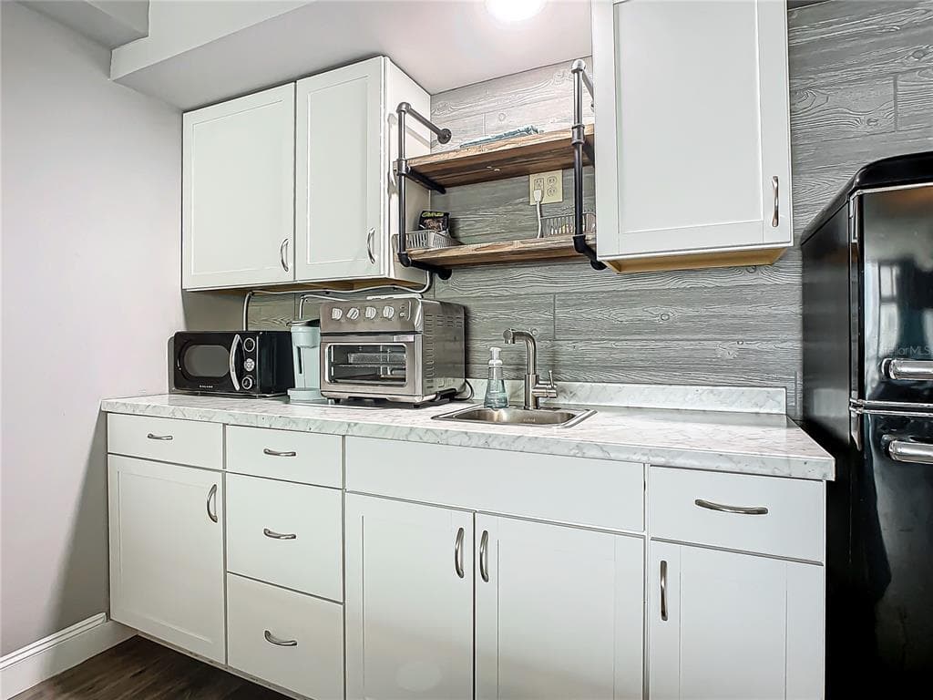 1909 S ATLANTIC AVENUE 402 photo 13