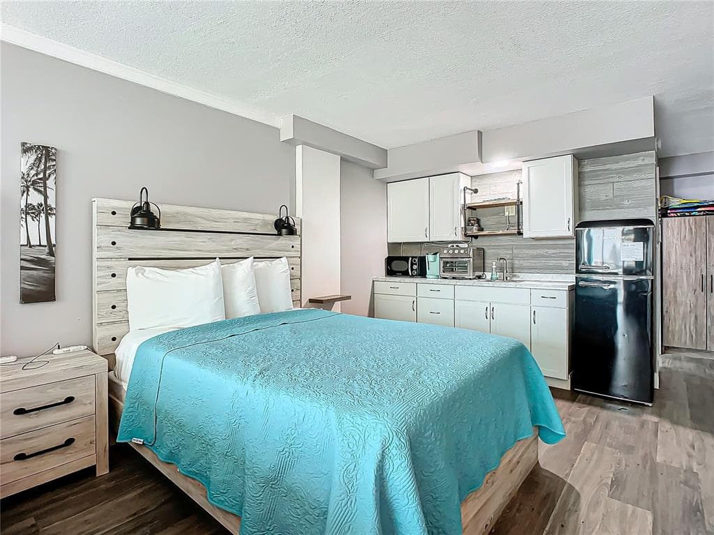 1909 S ATLANTIC AVENUE 402 photo 8