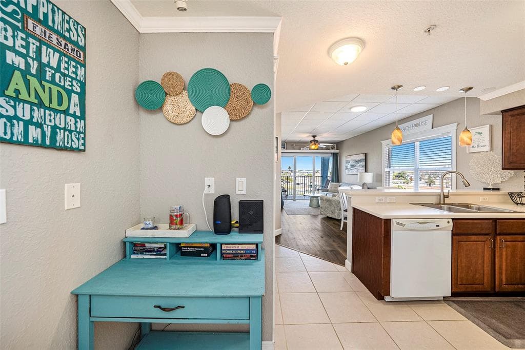 13999 GULF BOULEVARD 406 photo 15