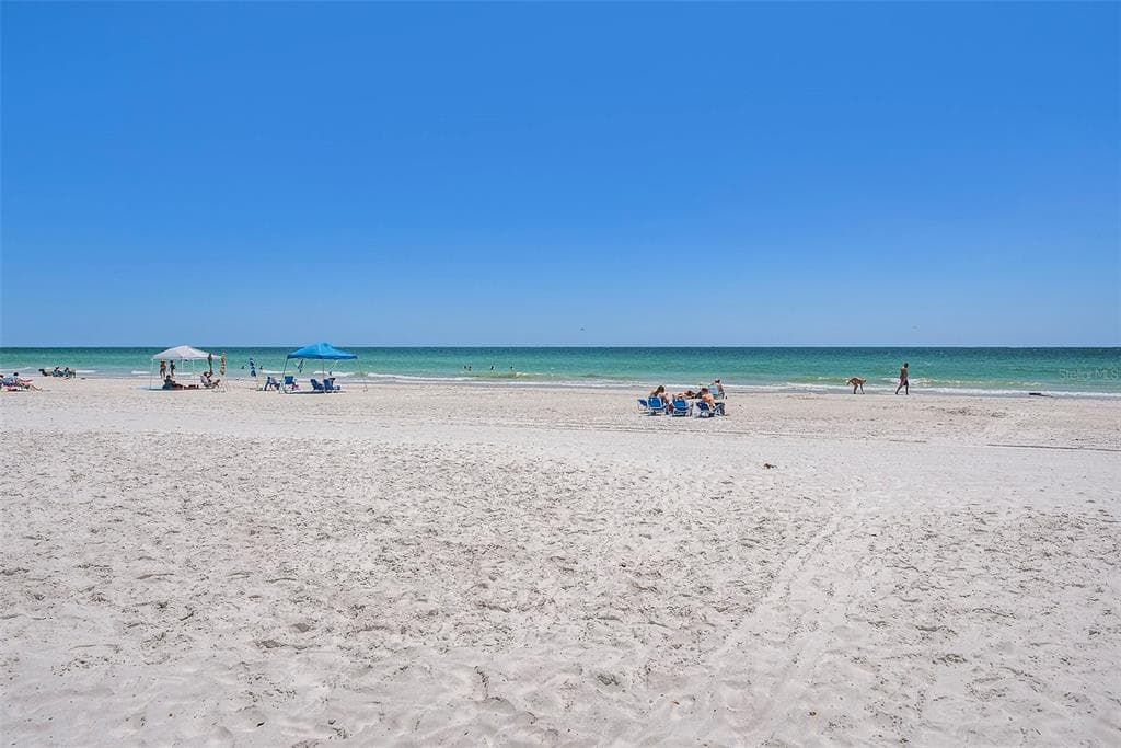 13999 GULF BOULEVARD 406 photo 25