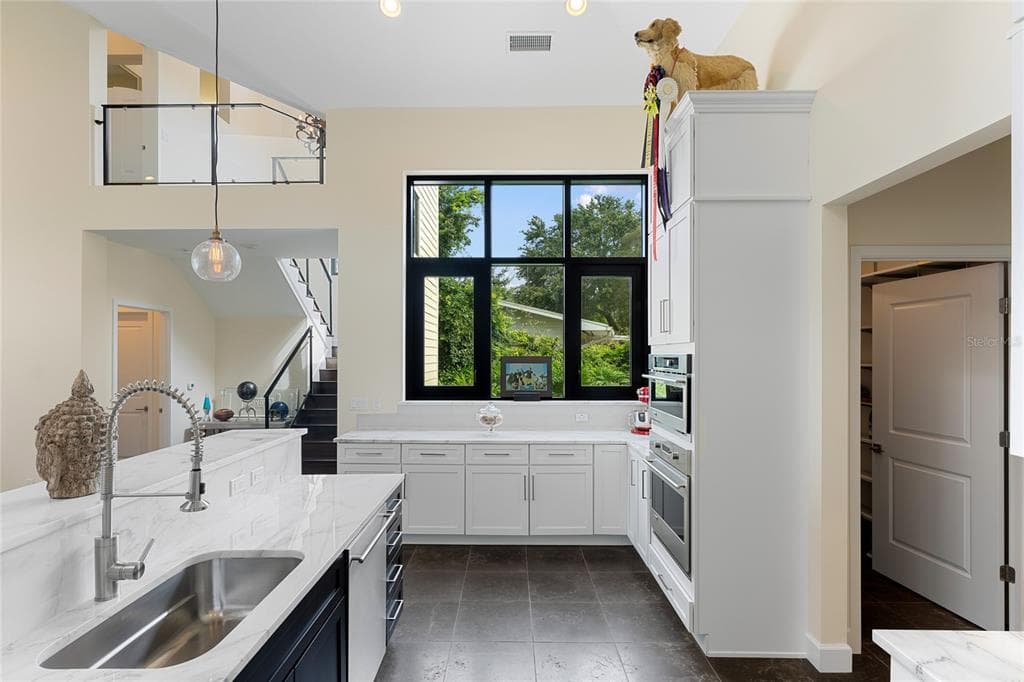 200 JOHN ANDERSON DRIVE photo 17