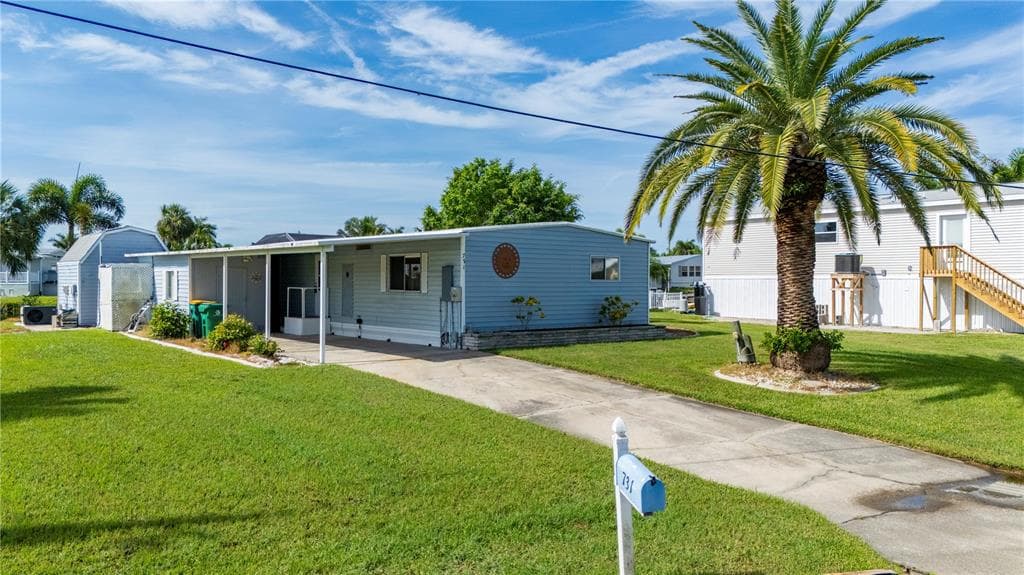 731 TANGERINE COURT photo 2