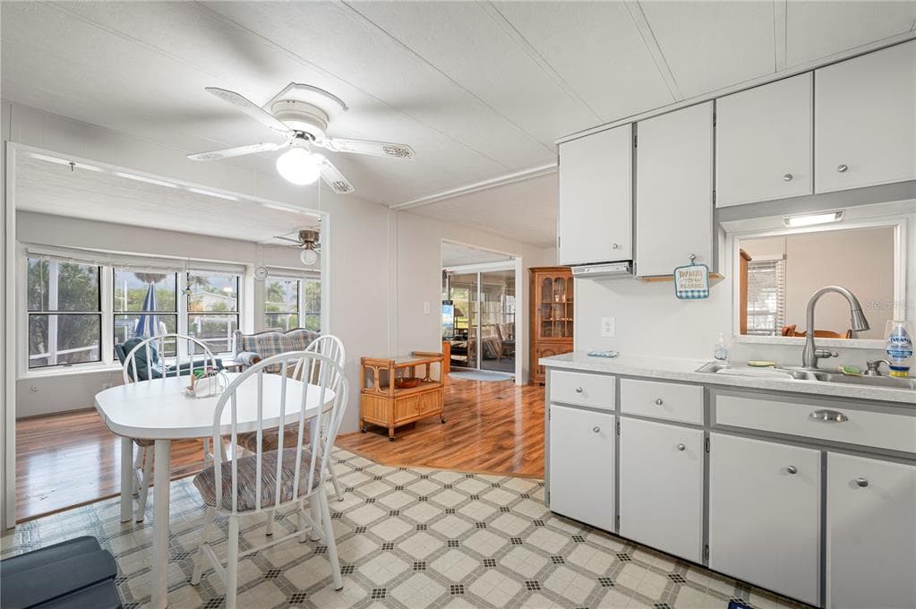 731 TANGERINE COURT photo 13
