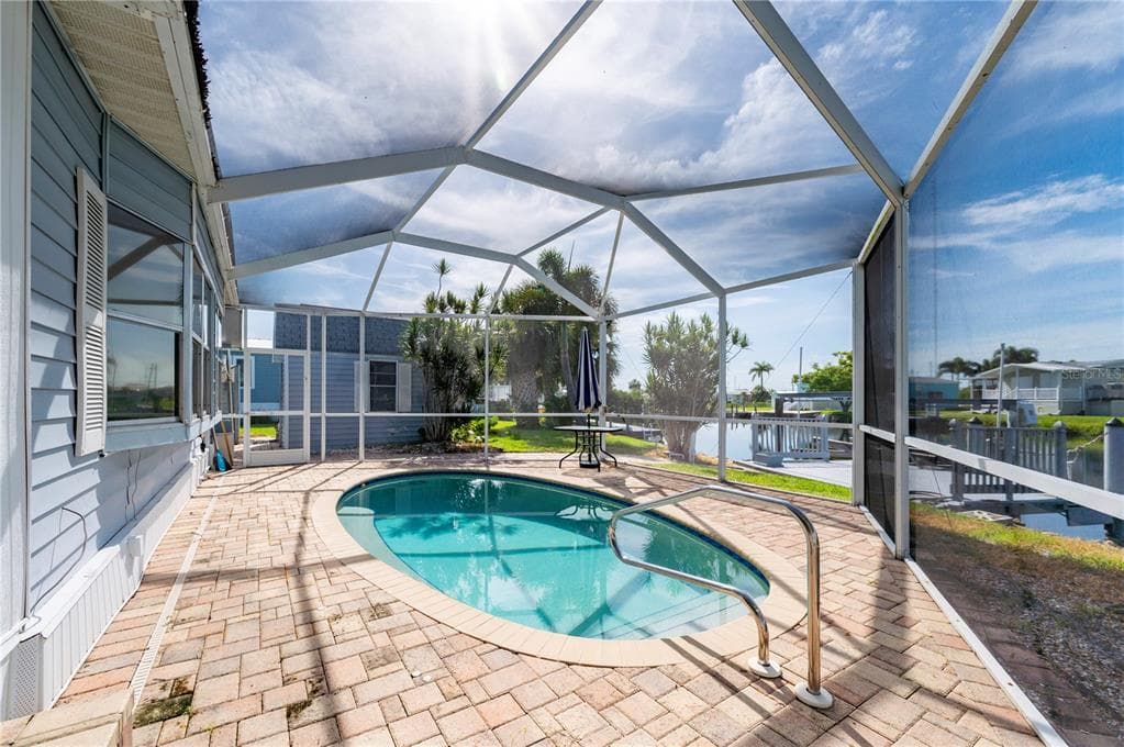 731 TANGERINE COURT photo 5