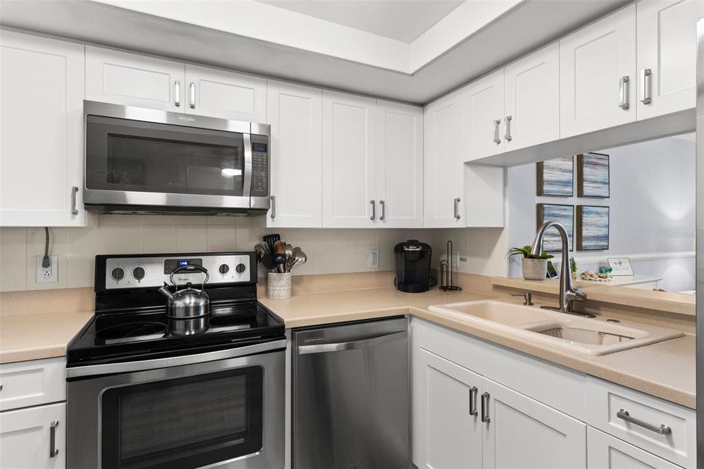 16308 GULF BOULEVARD 209 photo 7