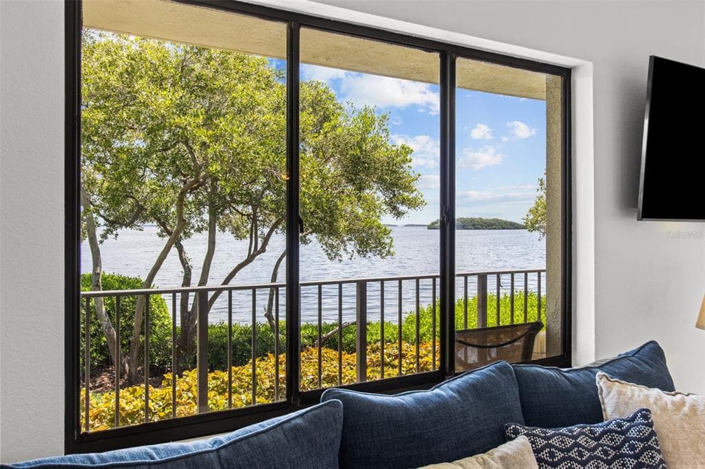 1515 PINELLAS BAYWAY S 65 photo 25
